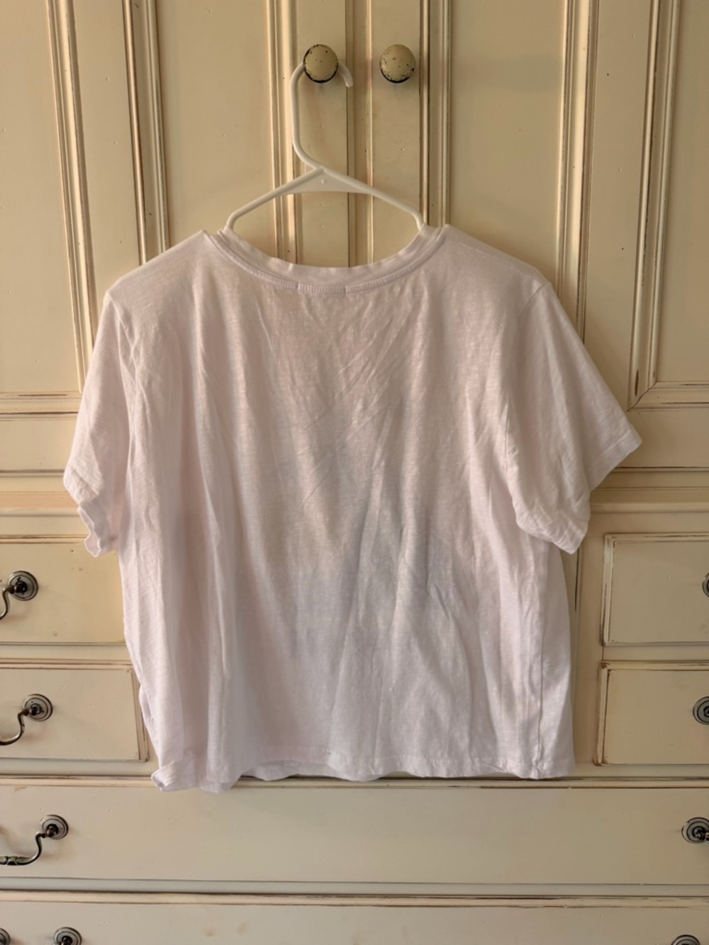 Sundry White Graphic Tee with Retro Wave Design, GUC, French for Sea & Sun!🌊☀️ - Picture 3 of 6